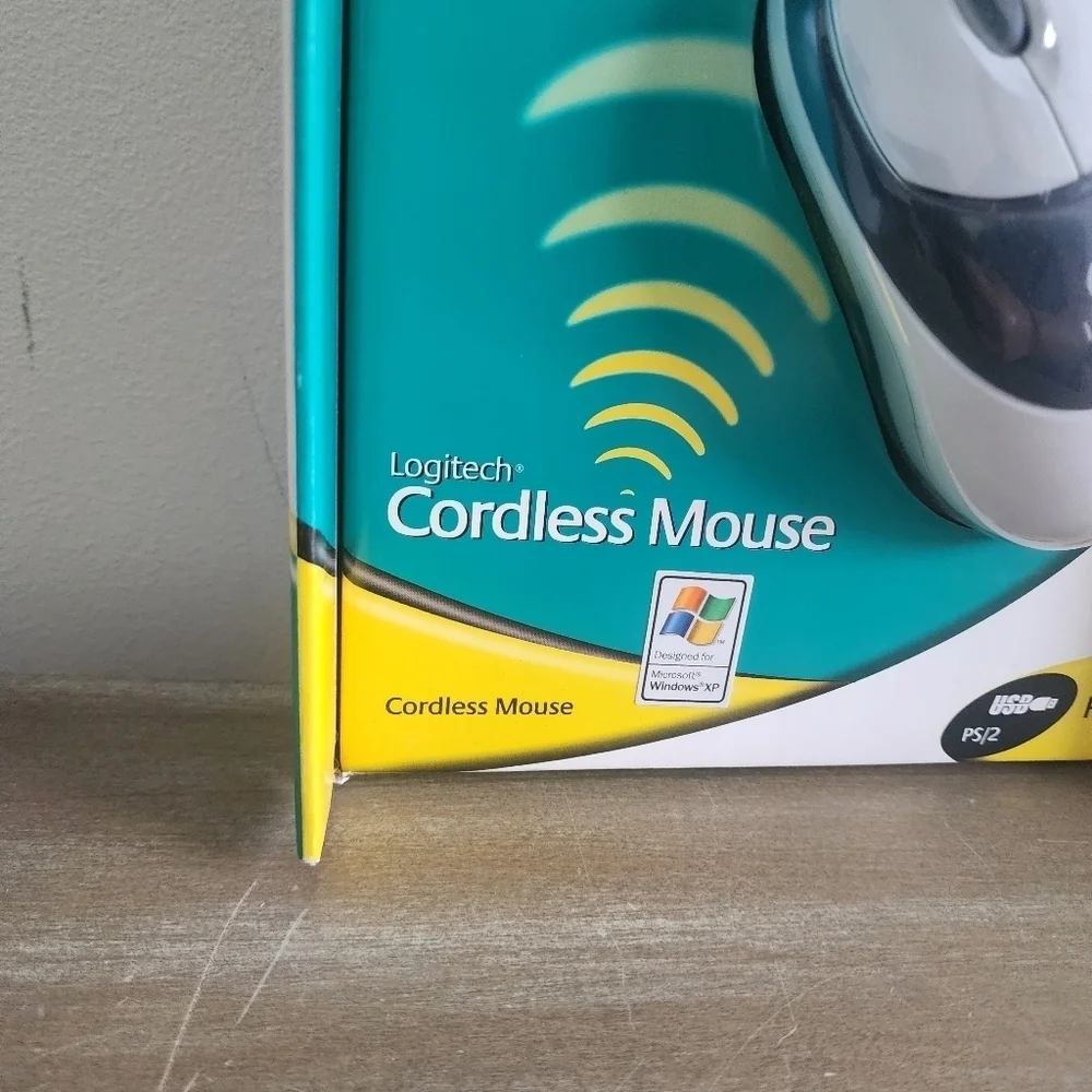 Vintage NEW Logitech Cordless Mouse Retro Wireless PC Mac USB PS/2